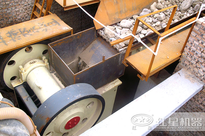 顎式破碎機(jī)、給料機(jī)
